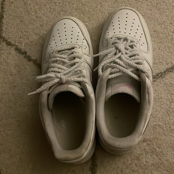 Nike Air Force One - Picture 2 of 5